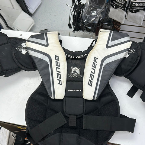 Used Easton YTH CHEST PROTECTOR Youth Catcher's Equipment Catcher's  Equipment