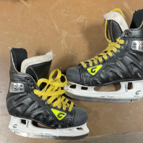 Used Easton Mako 4.5D Player Skates – Crow's Sports