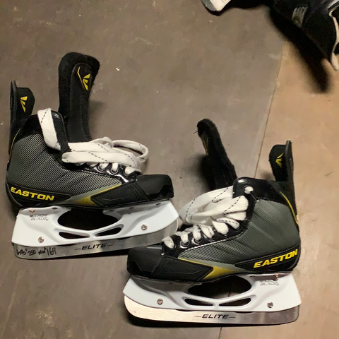 Junior Easton Stealth S17 Regular Width Size 4 Hockey Skates