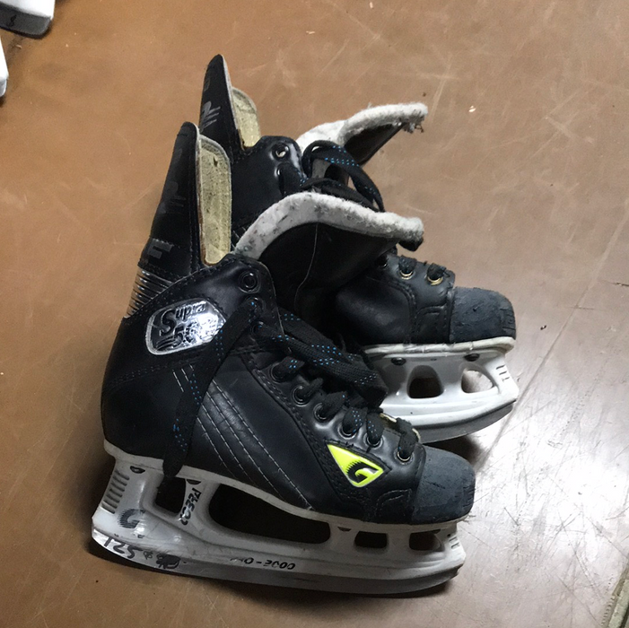 Used Graf Supra 502 2D Skates