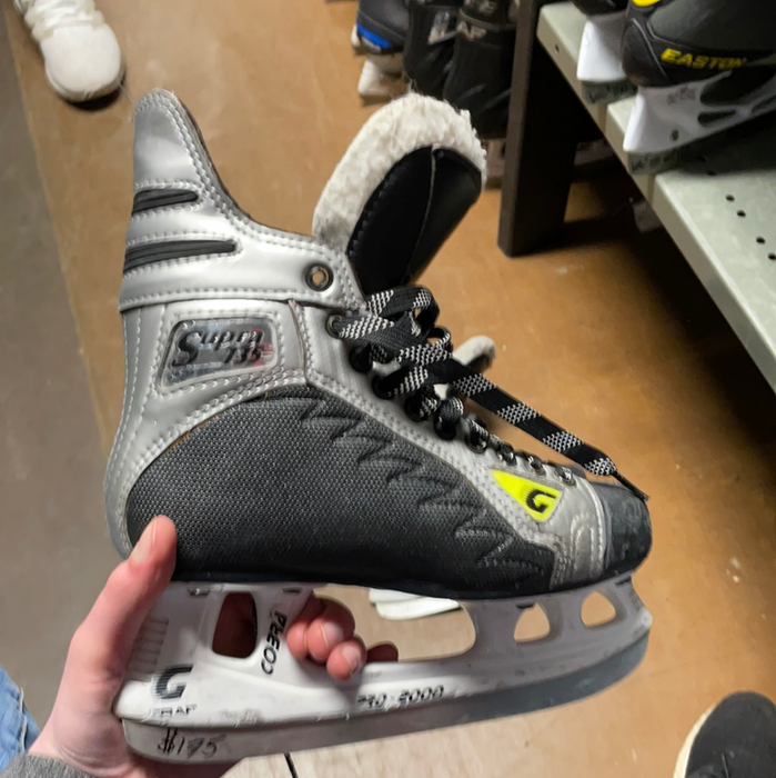 Used Graf Supra 735 3.5W Player Skates