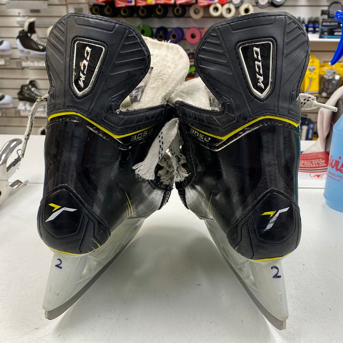 Used CCM Tacks 3052 2 D Skates