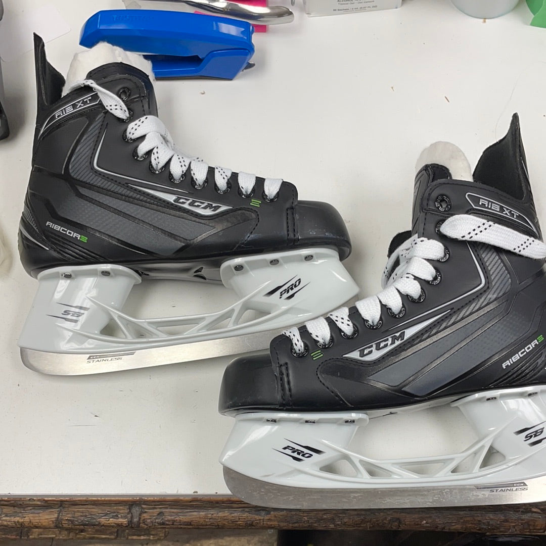 Ccm ribcor xt skates online