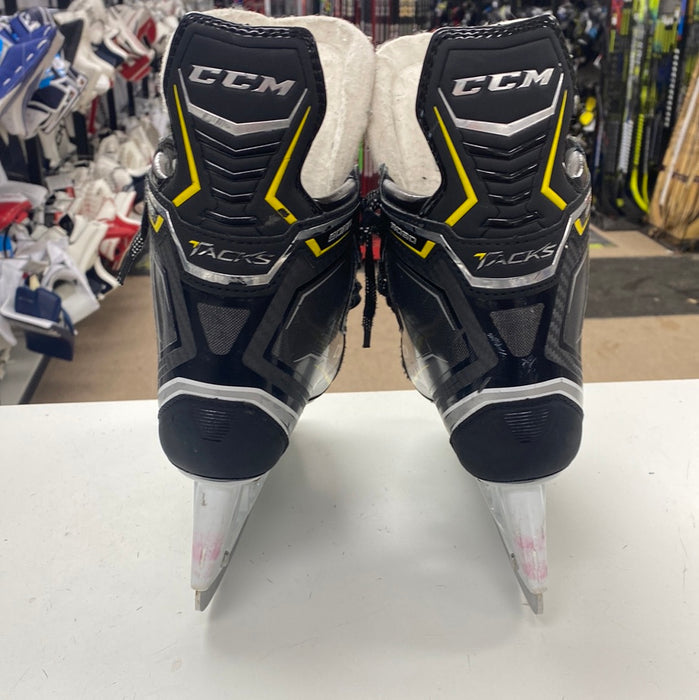 Used CCM Tacks 9080 5D Skates