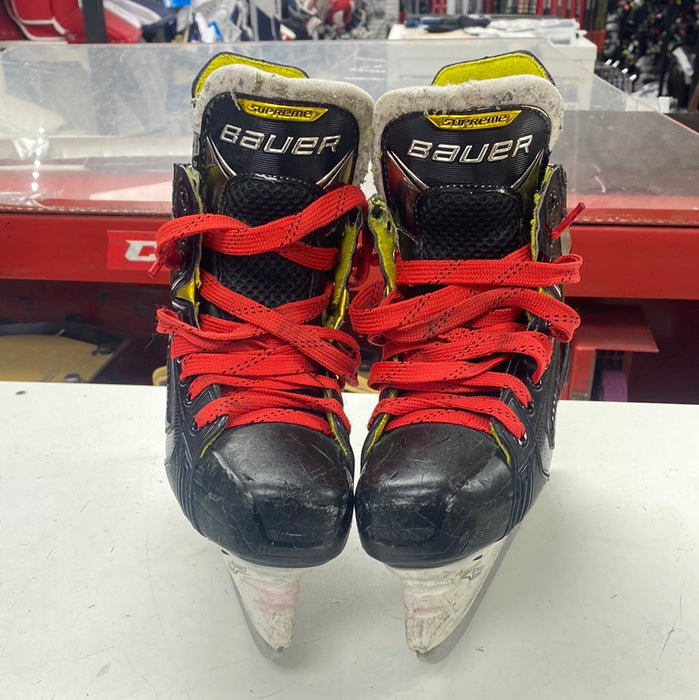 Used Bauer Supreme 3s Size 2 Skates