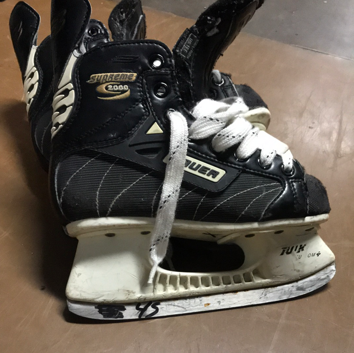 Used Bauer Supreme 2000 1EE Skates