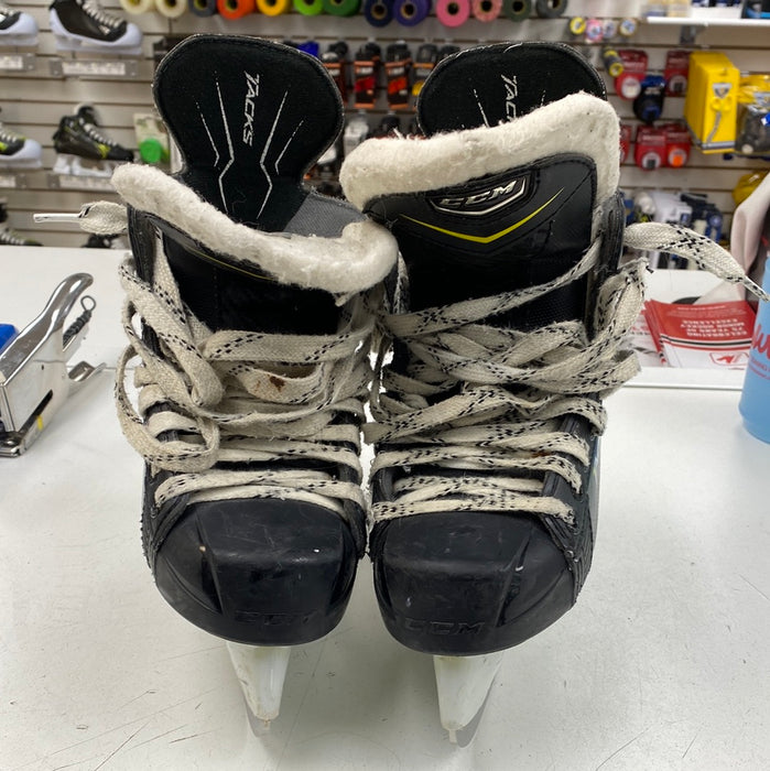 Used CCM Tacks 3052 2 D Skates