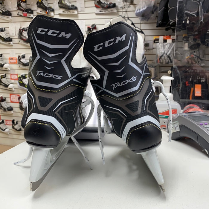 Used CCM Tacks 9040 Junior 3D Skates