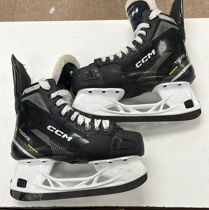 Used CCM Tacks AS570 3.5D Player Skate