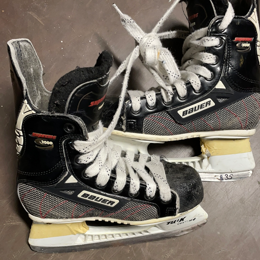 Used Bauer Supreme 3000 2D Skates