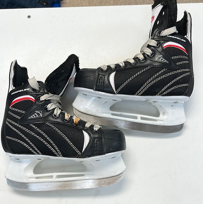 Used Hespeler’s Youth 11D Player Skates