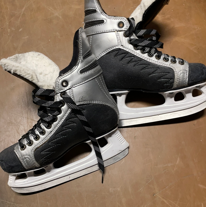 Used Graf Supra 735 3.5W Player Skates