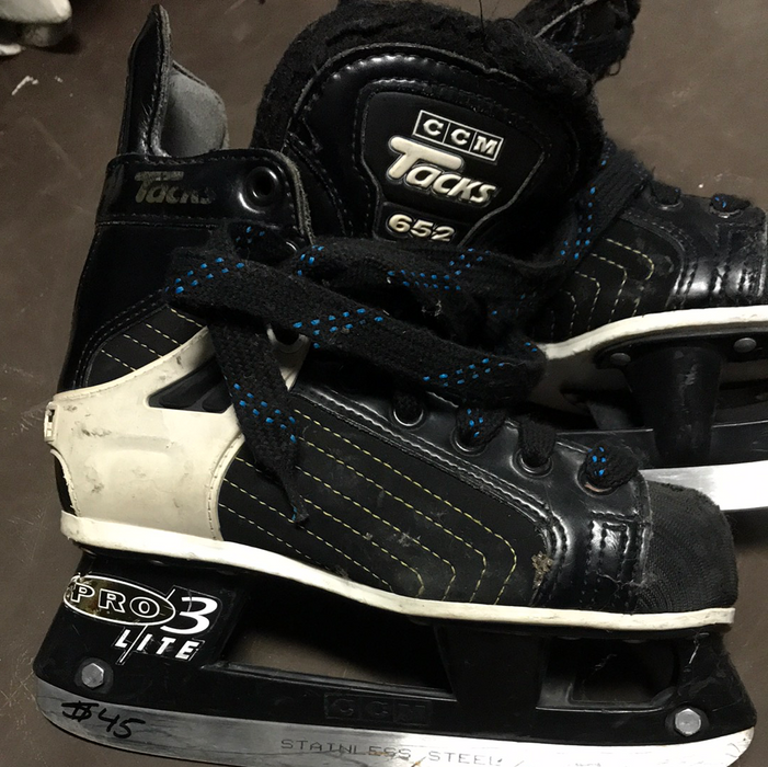 Used CCM Tacks 652 1E Skates