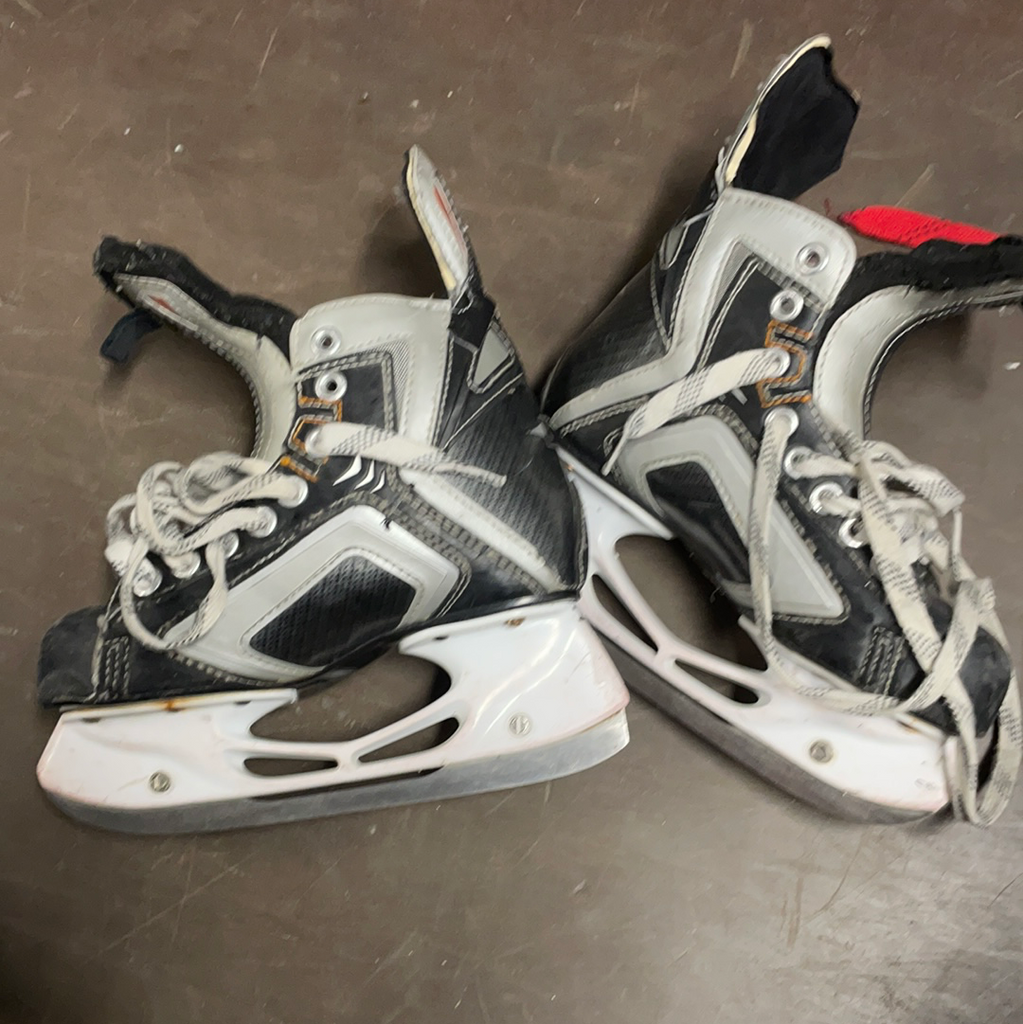 Used Easton SE6 Intermediate 6.5 Ice Hockey Skates Ice Hockey Skates