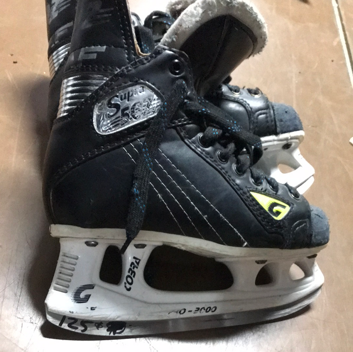 Used Graf Supra 502 2D Skates